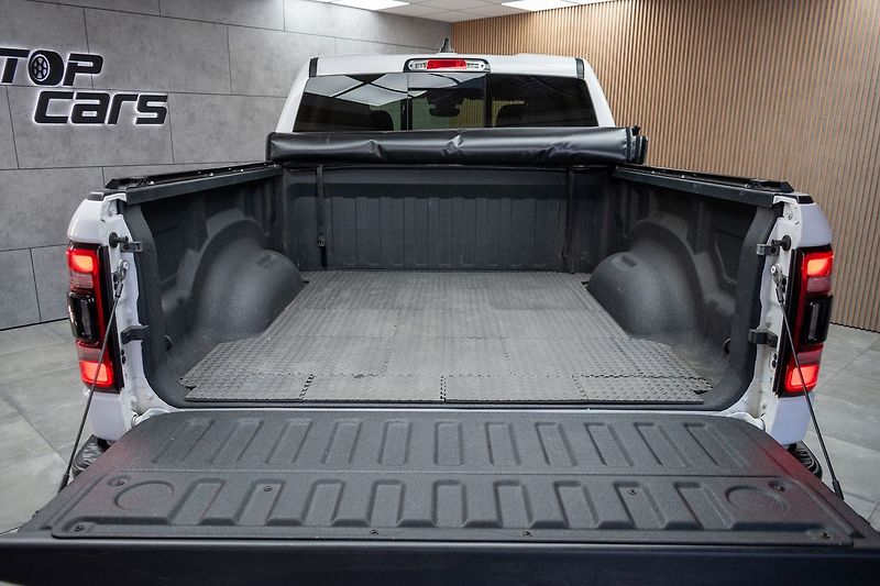 Dodge RAM 5.7 HEMI BIGHORN 4x4*PPF*ČR 1M - fotka 47 z 49