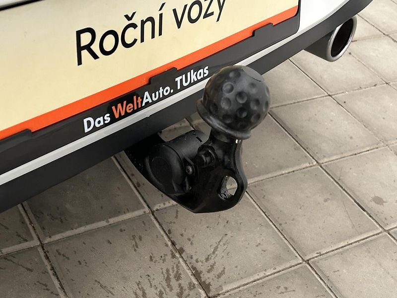 Volkswagen Golf 2.0 TSI GTI - fotka 25 z 31