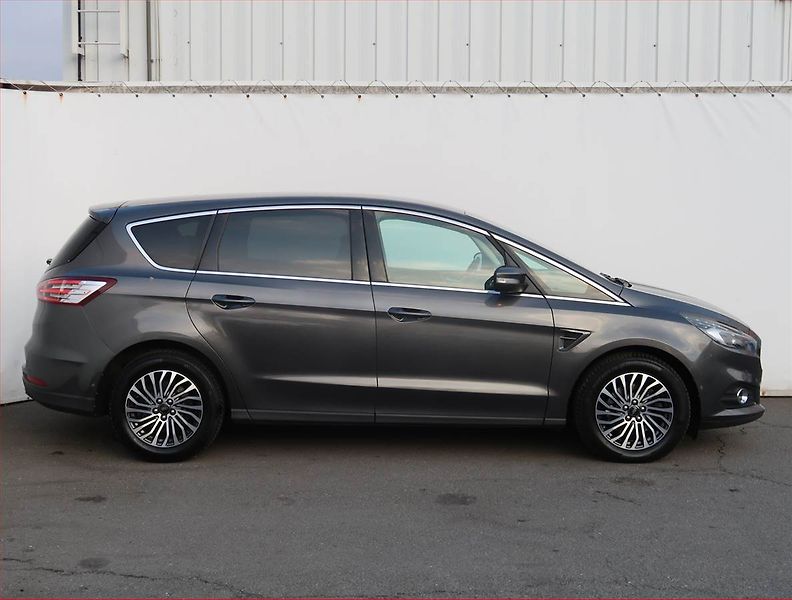 Ford S-MAX (2018) Titanium 2.0 EcoBlue, Automat - fotka 6 z 22