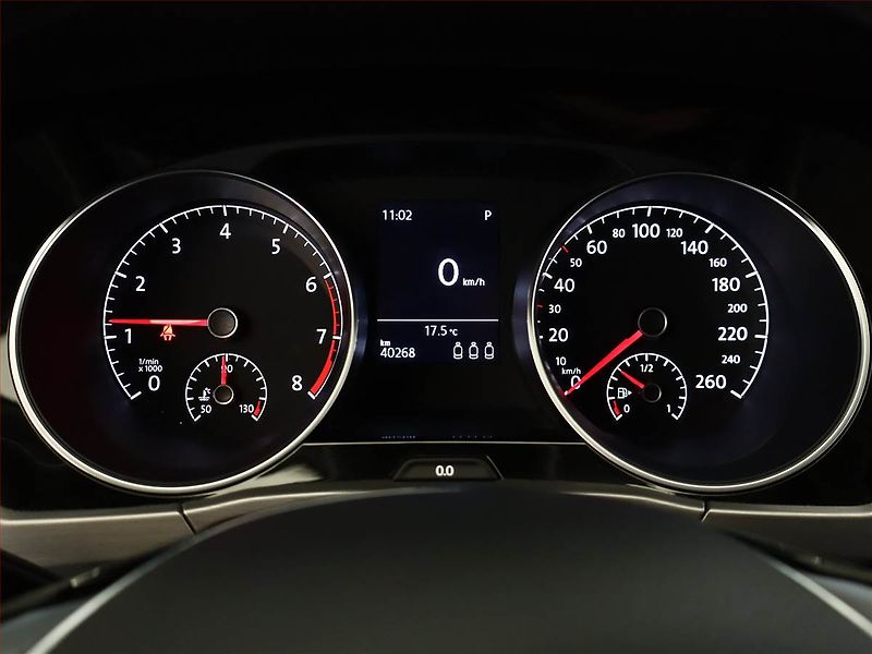 Volkswagen Touran (2021) 1.5 TSI - fotka 9 z 16