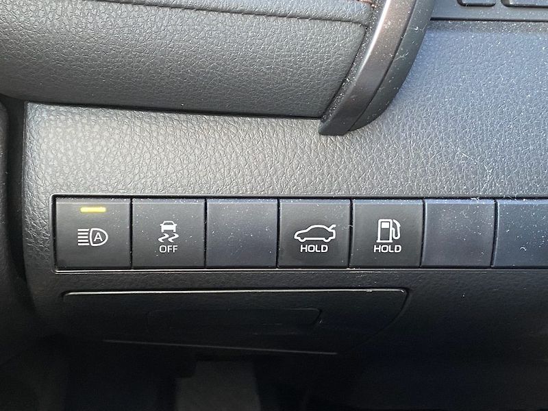 Toyota Camry 2.5HSD, ČR, Executive VIP, JBL - fotka 16 z 19