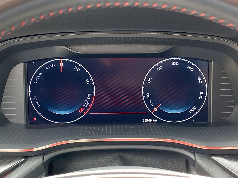 Škoda Octavia (2024) Combi 1.4 TSI iV DSG RS - fotka 10 z 35