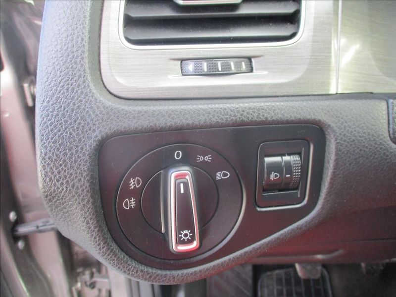Volkswagen Golf 1,2 TSi,aut.klima.serv.kn. - fotka 23 z 39
