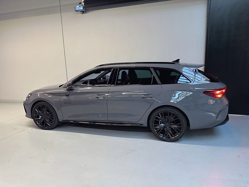 Cupra Leon (2026) SP 1.5 eTSI 150k DSG BLACK EDI - fotka 3 z 22