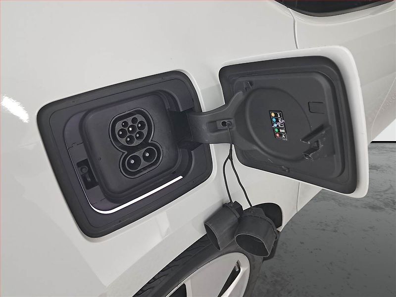 BMW i3 (2019) 120Ah BEV, SoH 82%, Automat - fotka 17 z 22