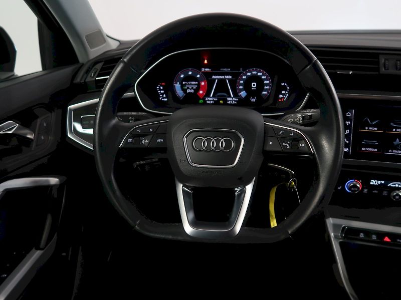 Audi Q3 (2022) ADVANCED 2.0TDI 110KW S-TRONIC - fotka 17 z 37