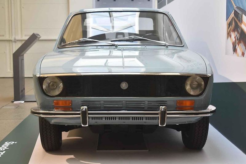 Sedan Škoda 720 je kompletní a provozuschopný