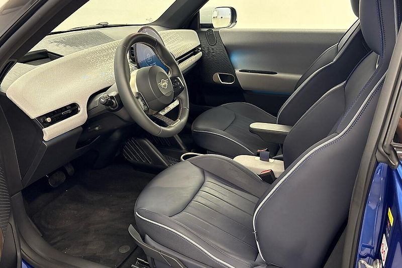 Mini Cooper SE - fotka 7 z 13