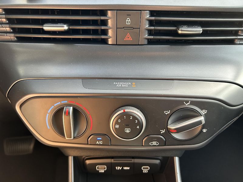 Hyundai i20 26 1,0 T-GDI DCT GO PLUS! - fotka 24 z 29