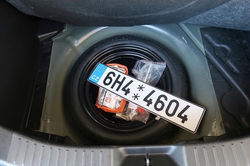 Mazda 2 (2016) 1,5 G90 Takumi Navi, ČR, tažné - fotka 15 z 28