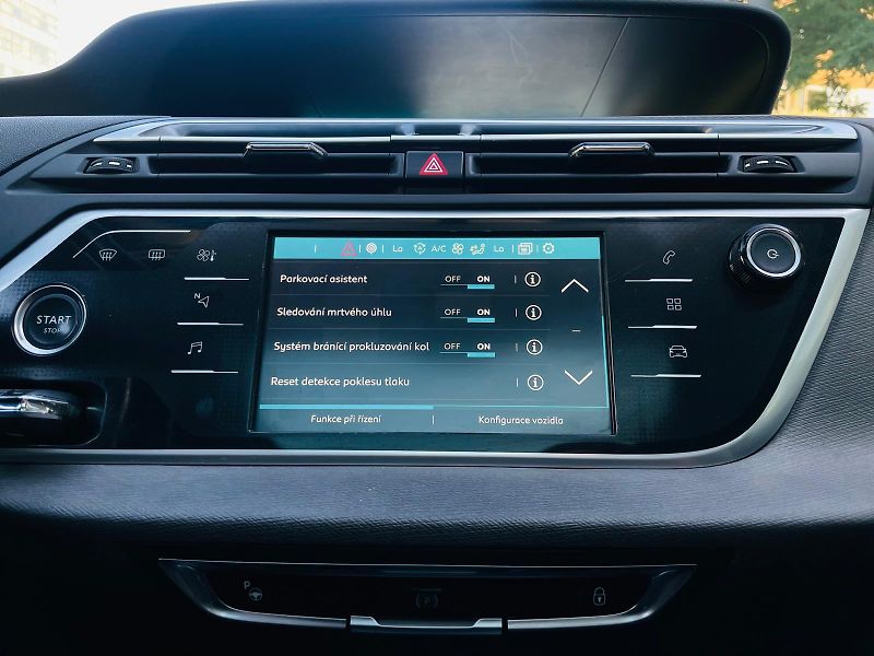 Citroën Grand C4 Picasso 2.0HDi MAN 7MÍST KAMERA TAŽNÉ - fotka 40 z 54
