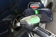 Označení na dvířkách krytky dieselového automobilu.