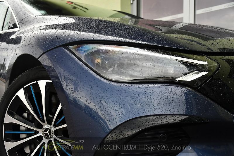 Mercedes-Benz EQE 350 4MATIC - fotka 55 z 56