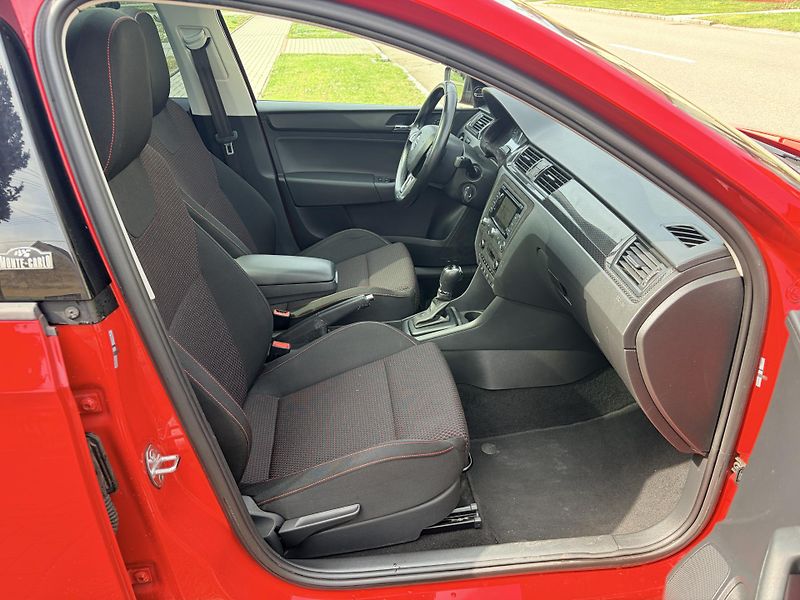 Škoda Rapid 1.6TDI DSG MONTE CARLO - fotka 34 z 35