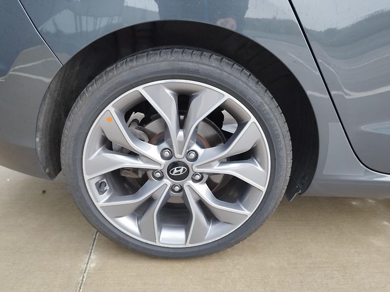 Hyundai i30 1.5T-GDi-volat-608 081 843 - fotka 18 z 21