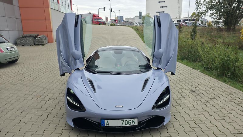 McLaren 720S (2023) SPIDER záruka-MSO-SKY ROOF-TOP - fotka 16 z 19