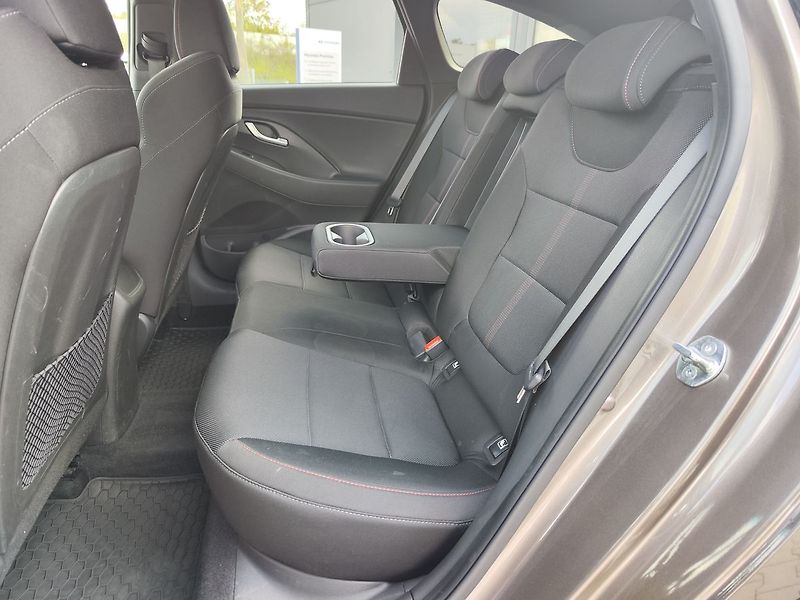 Hyundai i30 1.5 T-GDi/117kW N-Line DCT - fotka 12 z 33