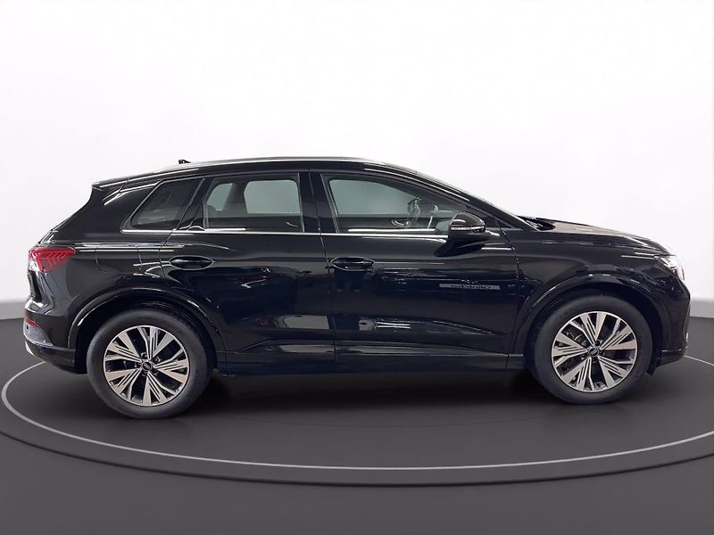 Audi Q4 e-tron 45 quattro ACC Keyless Tep.čer - fotka 4 z 16