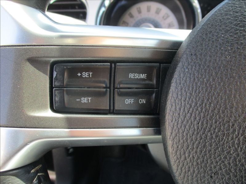 Ford Mustang 3,7 L V6, 224kW, klima, kůže, - fotka 19 z 24