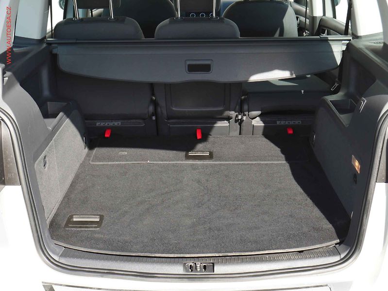 Volkswagen Touran (2013) 1.4 TSi, Trendline, TZ - fotka 7 z 16