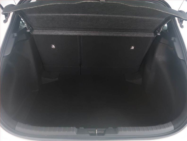 Toyota Corolla (2020) 1.8 Hybrid, Automat, Tempomat - fotka 14 z 15