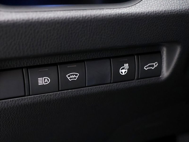 Toyota RAV4 2,5 e-CVT 131kW Selection 4WD - fotka 16 z 34