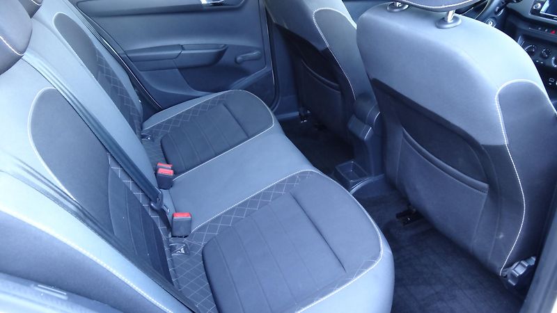Škoda Fabia 1.0TSi Ambition + sada kol - fotka 6 z 15