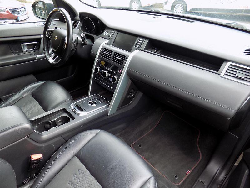Land Rover Discovery Sport (2018) 2.0 TD4 - fotka 10 z 13