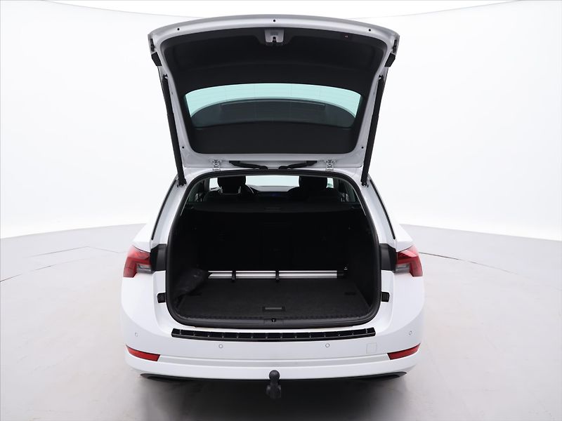 Škoda Octavia 2.0 TDI 110kW DSG Matrix DPH - fotka 9 z 38