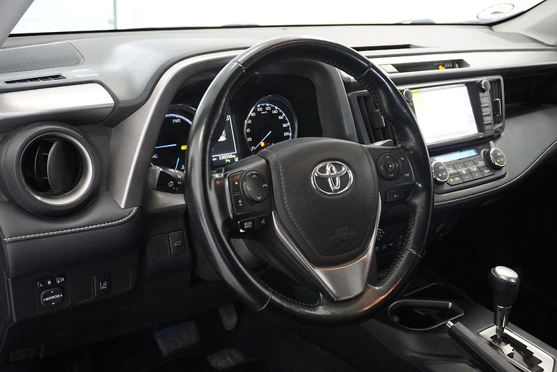 Toyota RAV4 2,5 HYBRID 4X2 AUT. - fotka 13 z 30