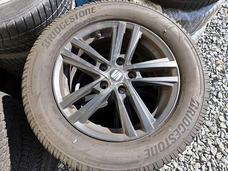 Seat Ateca 1,6TDi STYLE, SERV.KN. 1.maj   - fotka 14 z 49