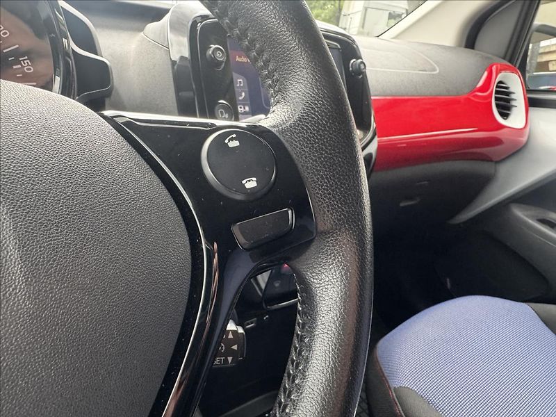 Citroën C1 1,0 VTi, JCC+,Carplay,Kamera - fotka 16 z 28
