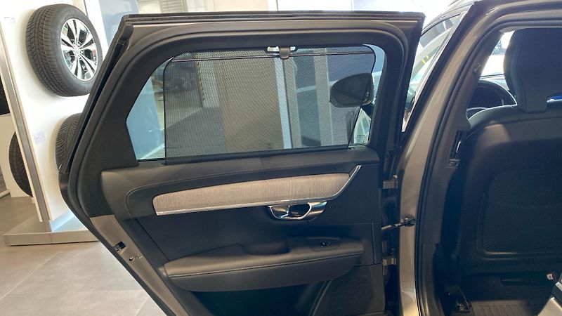 Volvo V90 Cross Country Pro, B4 AWD, 145 - fotka 31 z 41
