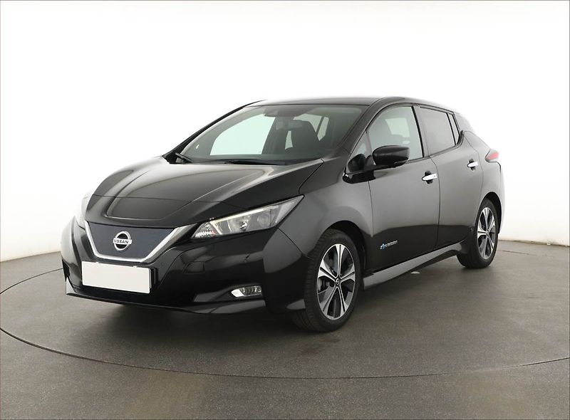 Nissan Leaf (2018) 40 kWh, SoH 81%, Automat - fotka 2 z 18