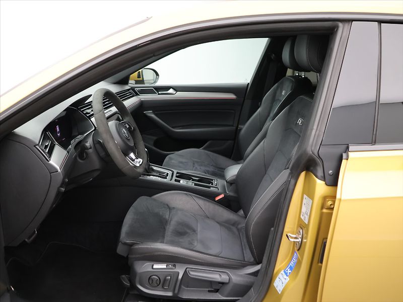 Volkswagen Arteon 2,0 TSI 206kW DSG 4M R-Line - fotka 12 z 37