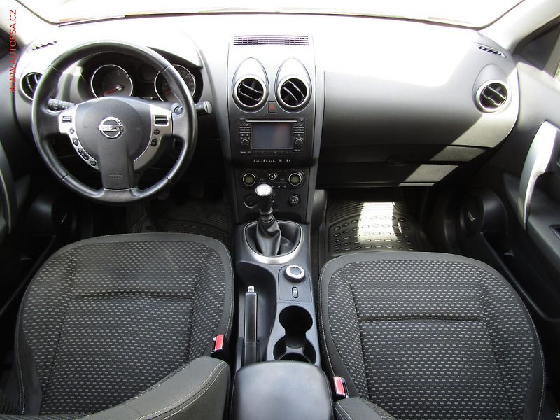 Nissan Qashqai (2009) 2.0 dCi 4x4, 7míst, ČR, AC - fotka 8 z 20