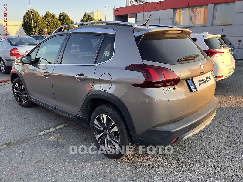 Peugeot 2008 (2016) 1.2PT, 2.maj,ČR, servis - fotka 2 z 3