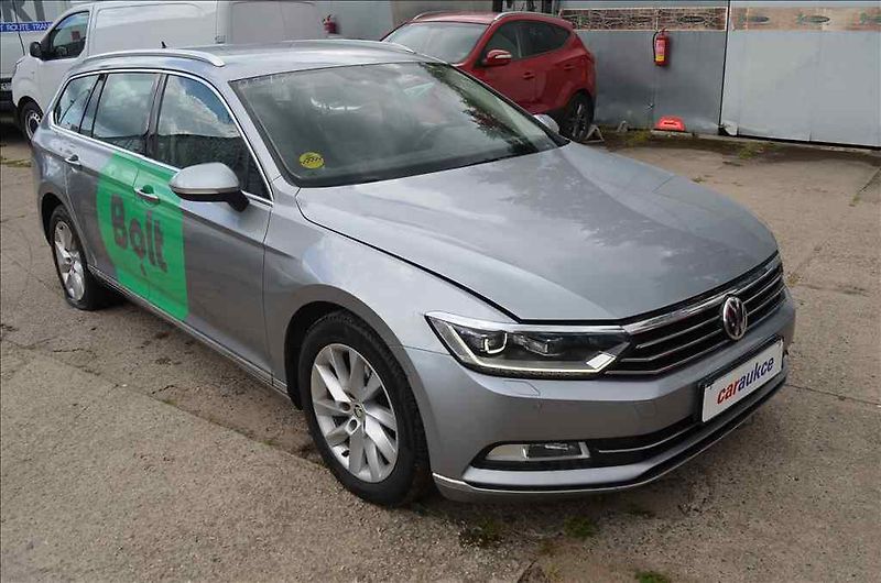 Volkswagen Passat (2018) 1,6 TDI HIGHLINE - fotka 3 z 22