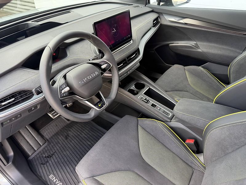 Škoda Enyaq (2026) RS 4x4 84 kWh - fotka 5 z 26