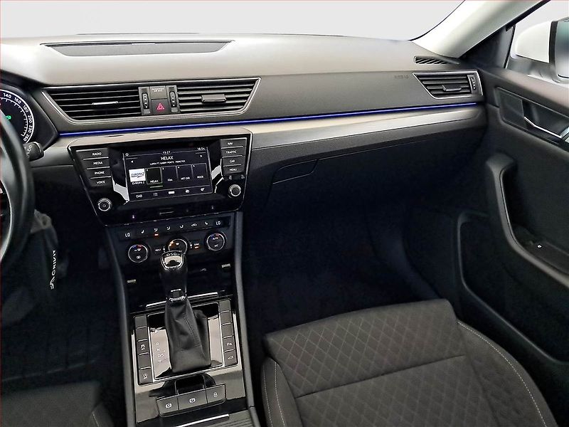Škoda Superb (2016) Style 2.0 TDI, Automat, Navi - fotka 8 z 26