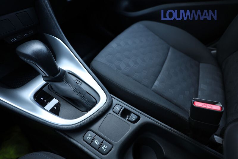 Toyota Yaris 1.5L HEV CVT  Comfort - fotka 11 z 23