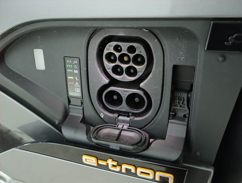 Audi e-tron (2019) 50 quattro, SoH 88% - fotka 20 z 21