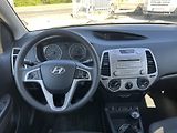 Hyundai i20 (2011) 1.2 57 KW, REZERVACE - náhled 14