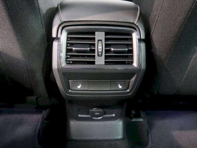 Škoda Karoq (2025) TOP SELECTION 2.0TDI 110KW DSG - fotka 39 z 42