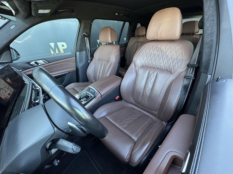 BMW X7 (2022) 40d 250kw M-Packet - fotka 20 z 60