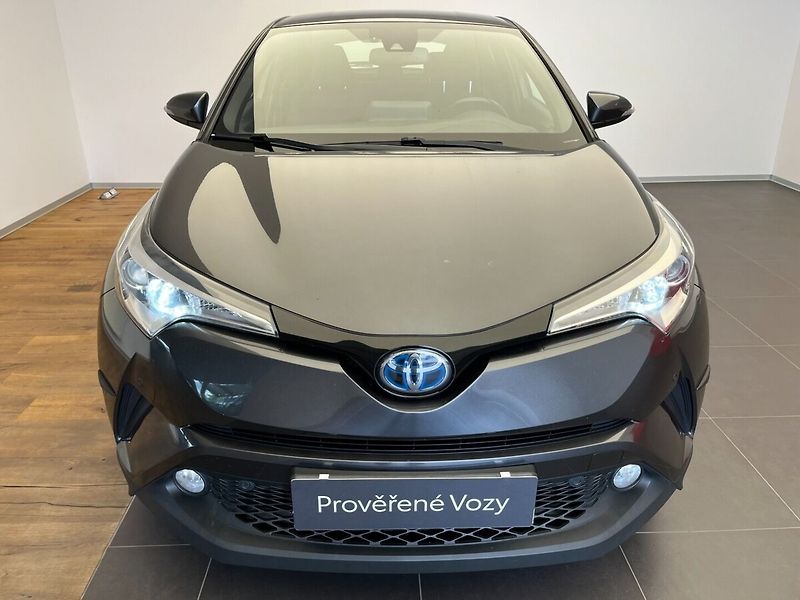 Toyota C-HR Hybrid 1.8 VVT-i E-CVT Active - fotka 2 z 21