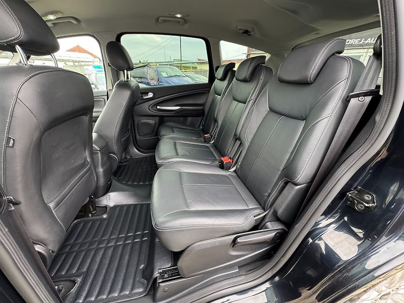 Ford S-MAX (2010) MANUÁL 2,0 TDCI 100 KW SPOJKA - fotka 33 z 50