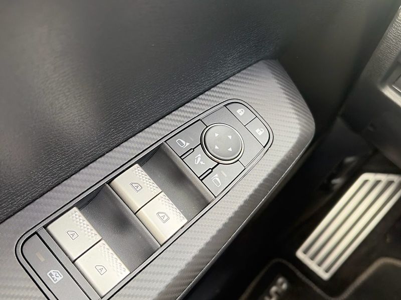 Mitsubishi Outlander (2026) INSTYLE 4×4 | 225 kW | MY25 - fotka 20 z 25