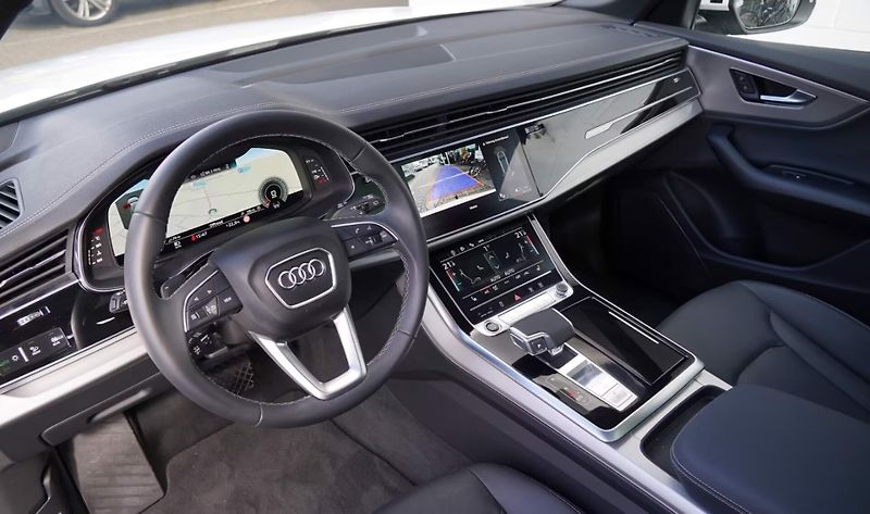 Audi Q8 TDI q 210kW S-Line Pano Matrix - fotka 10 z 20