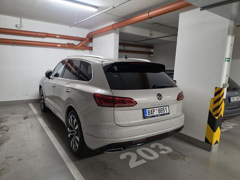 Volkswagen Touareg (2021) R-Line 210KW TAŽ. ČR 1.Maj.TOP - fotka 49 z 50